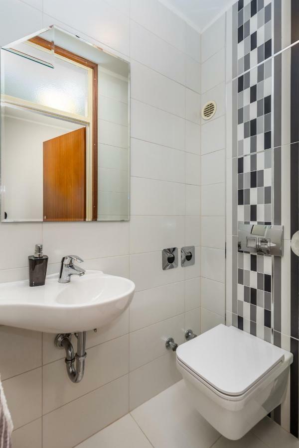 View Apartment *