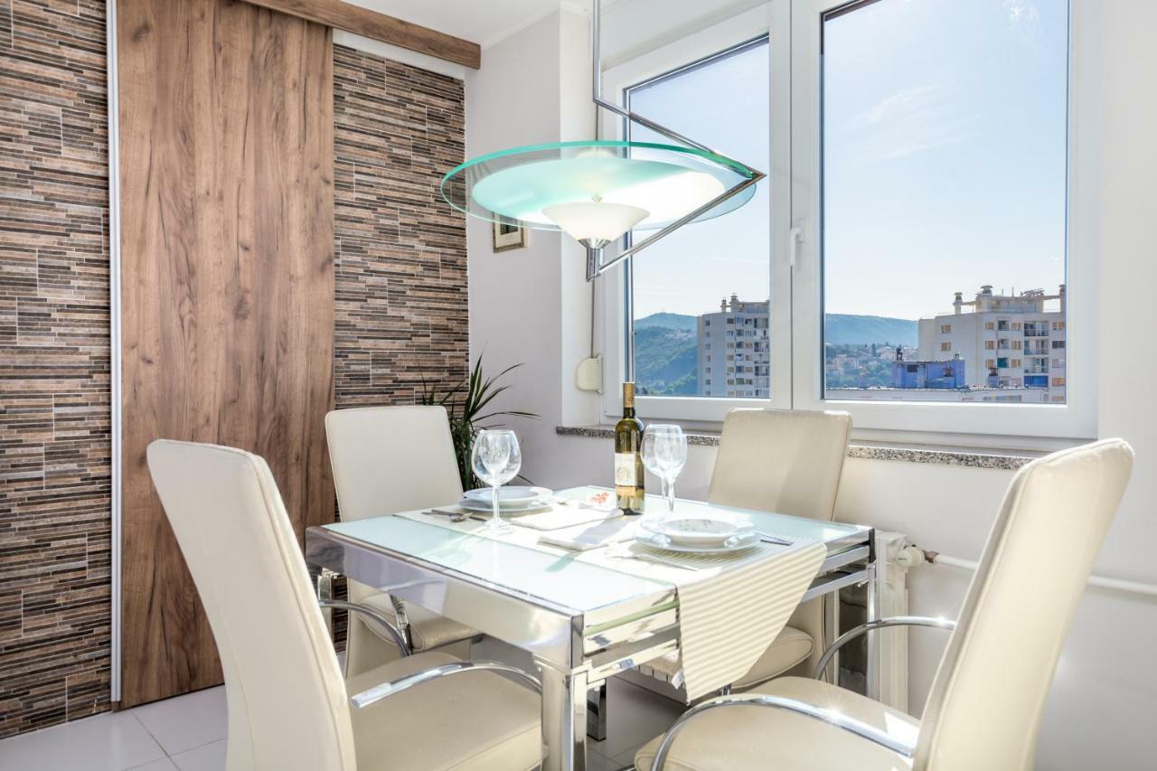 Apartament River *