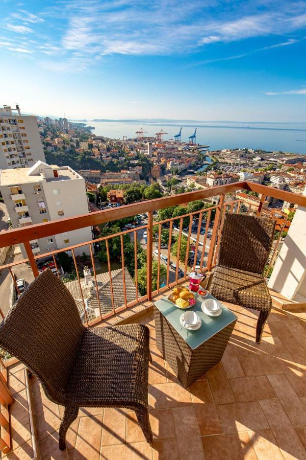 Apartament River *